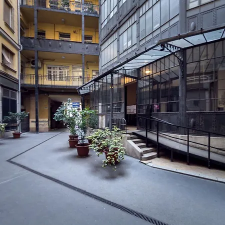 Panoramic Top-floor With Citadella & Liberty Statue View Budapesta