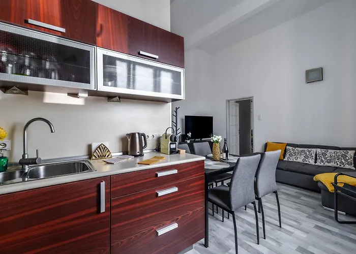 Panoramic Top-floor With Citadella & Liberty Statue View * Budapesta