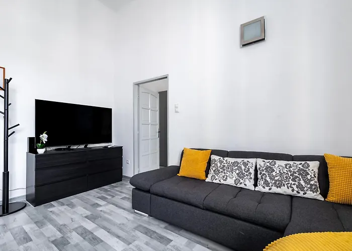 Panoramic Top-floor With Citadella & Liberty Statue View