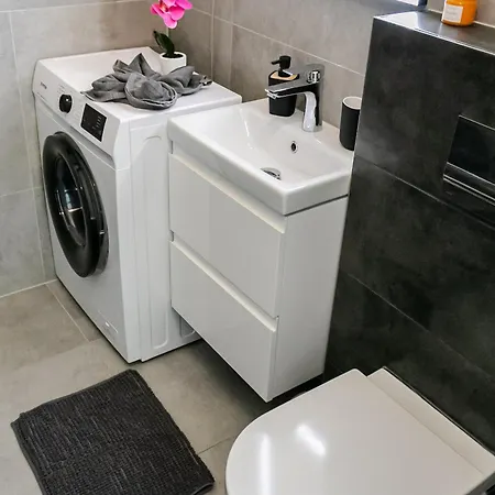 Panoramic Top-floor With Citadella & Liberty Statue View Apartman